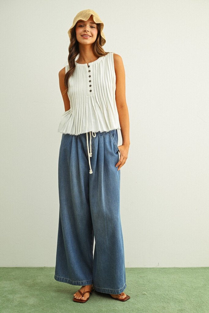 S/l Pleated Button Sleeveless Top