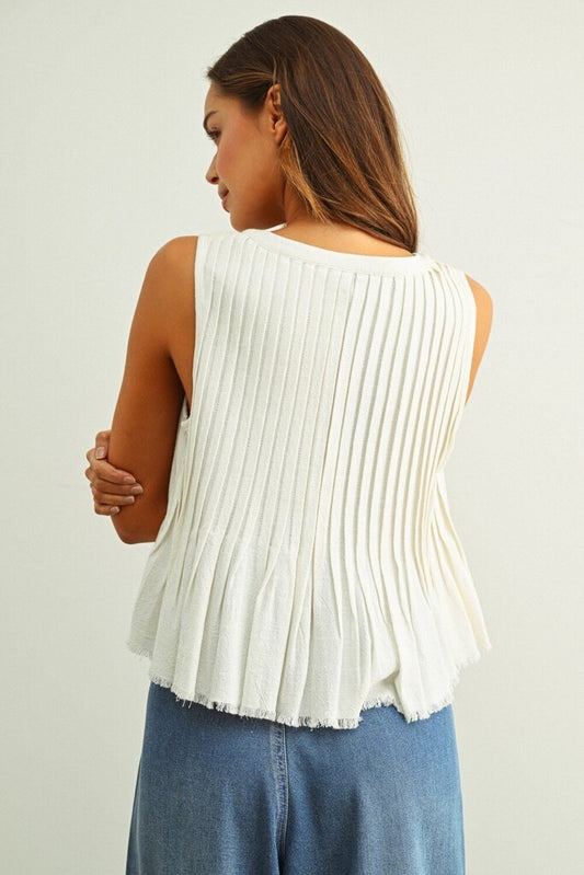 S/l Pleated Button Sleeveless Top